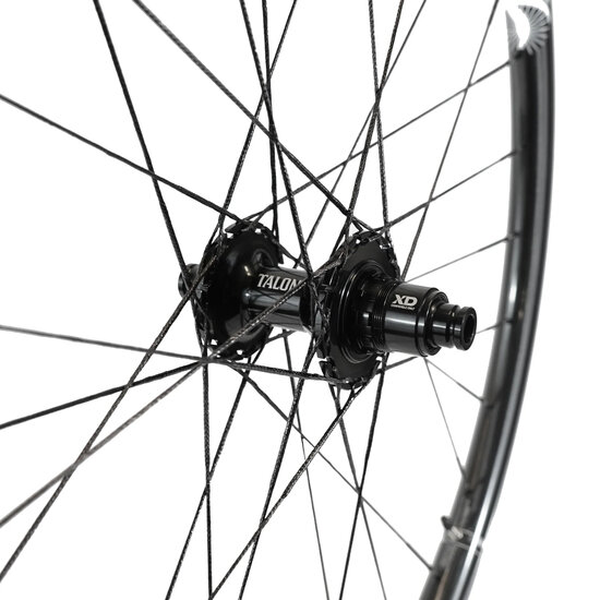 Berd custom MTB wheels: HAWK30 Carbon - Berd spokes - Boost hubs - Disc Brake (DB)